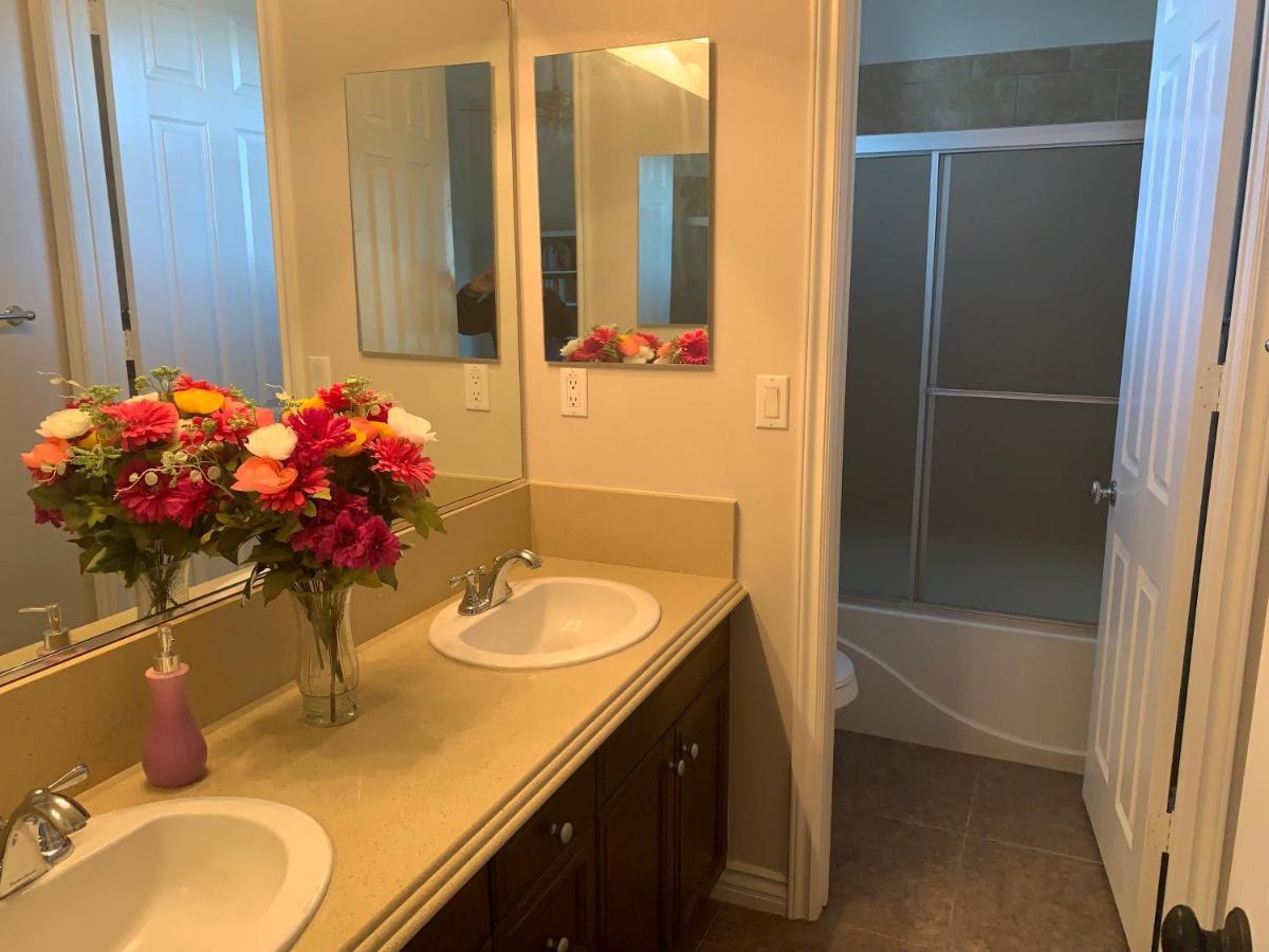 Luxhome Suites N Villa Riverside Kültér fotó