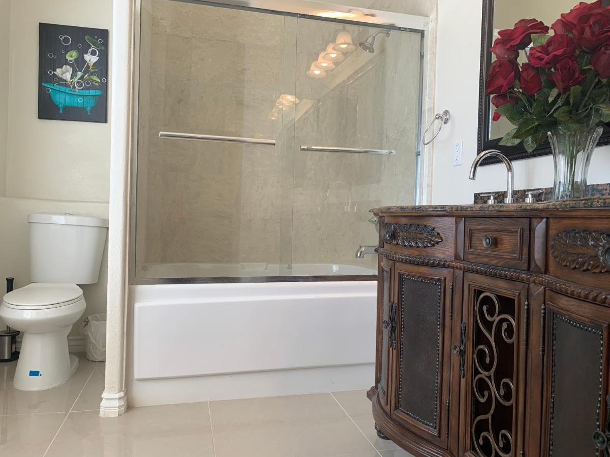 Luxhome Suites N Villa Riverside Kültér fotó